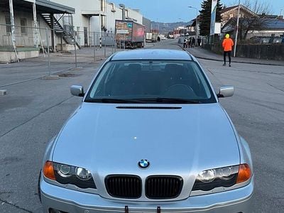 BMW 323