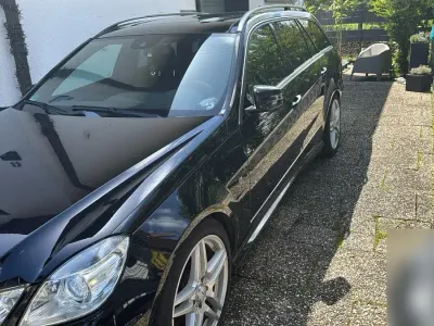Gebraucht Mercedes E500 518 PS (380 kW) 2011 Schwarz Kombi
