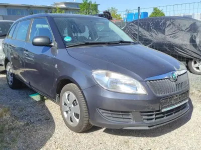 Używany Skoda Fabia Classic 86 KM (63 kW) 2012 Szary Kombi