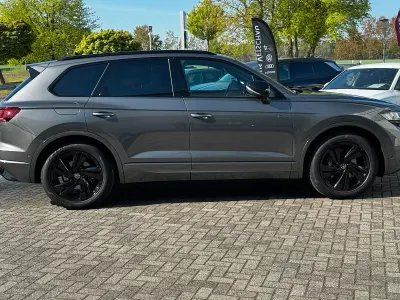 Używany VW Touareg R-line 286 KM (210 kW) 2024 Szary SUV