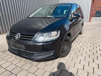 Second-hand VW Sharan Trendline 116 CP (85 kW) 2014 Negru Monovolum