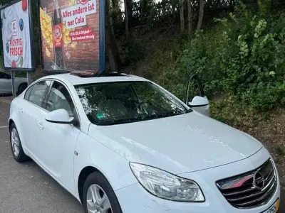 Gebraucht Opel Insignia Sport 160 PS (117 kW) 2010 Weiß Limousine