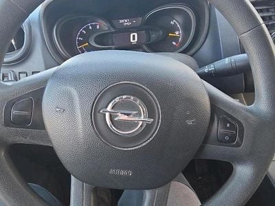 Gebraucht Opel Vivaro 90 PS (66 kW) 2018 Weiß Van / Kleinbus