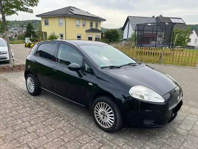 Gebraucht Fiat Punto Active 77 PS (56 kW) 2009 Schwarz Kleinwagen