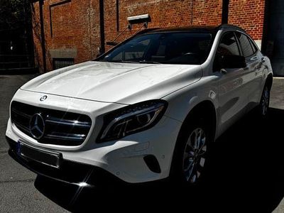Gebraucht Mercedes GLA250 Urban 211 PS (155 kW) 2017 Weiß SUV