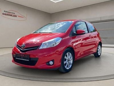 Super red 5 Gebraucht 2013 Toyota Yaris Cool Limousine | 6.900 € (Fairer Preis)
