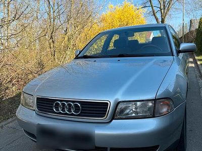Brugt Audi A4 125 HK (91 kW) 1998 Grå Hatchback