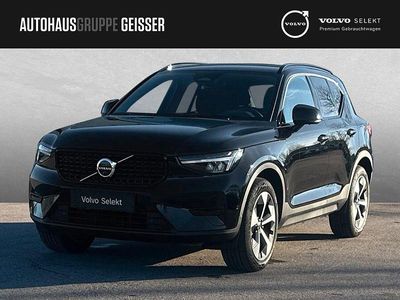 Neu Volvo XC40 Plus 163 PS (119 kW) 2025 Onyx schwarz SUV