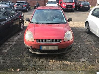 Gebraucht Ford Fiesta 60 PS (44 kW) 2006 Rot Kleinwagen