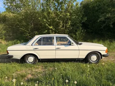 Gebraucht Mercedes E230 136 PS (100 kW) 1984 Weiß Limousine