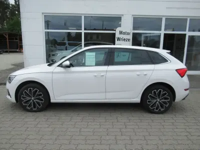Używany Skoda Scala Ambiente 110 KM (80 kW) 2023 Biały Hatchback