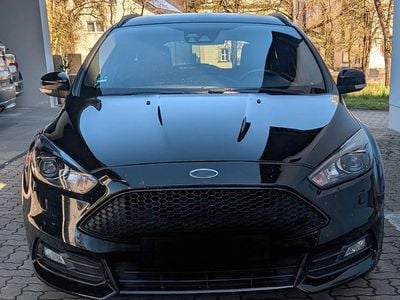 Usado Ford Focus ST 250 HP (183 kW) 2018 Preto Sedan