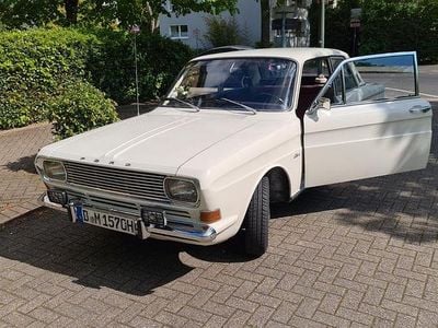 Usado Ford Taunus 54 HP (39 kW) 1970 Branco Sedan