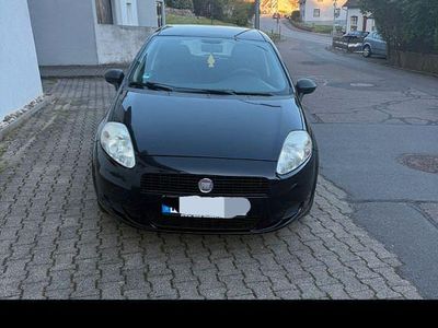 Second-hand Fiat Punto Pop 69 CP (50 kW) 2012 Negru Hatchback