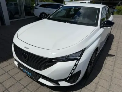 Gebraucht Peugeot 308 SW Active 131 PS (96 kW) 2022 Weiß Kombi