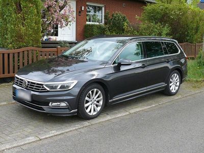 Usata VW Passat R-line 190 CV (139 kW) 2017 Grigio Station wagon