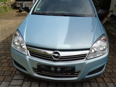 Używany Opel Astra 116 KM (85 kW) 2009 Niebieski Kombi