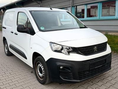 Gebraucht Peugeot Partner Premium 75 PS (55 kW) 2020 Weiß Van / Kleinbus