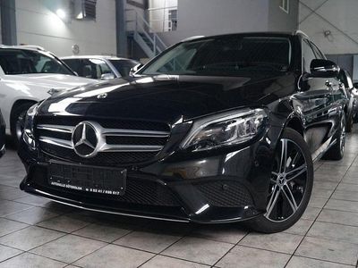 Schwarz Gebraucht 2020 Mercedes C300e Limousine | 27.990 € (Fairer Preis)