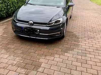 Gebraucht VW Golf VII Highline 150 PS (110 kW) 2019 Grau Kombi