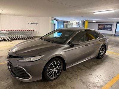 Gebraucht Toyota Camry Premium 207 PS (152 kW) 2021 Grau Limousine