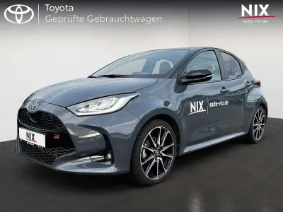 Gebraucht Toyota Yaris Hybrid Sport 131 PS (96 kW) 2025 Grau Limousine