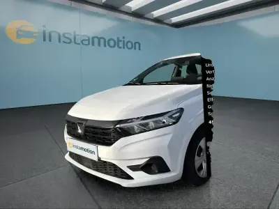 Używany Dacia Sandero 67 KM (49 kW) 2022 Biały Sedan/Limuzyna