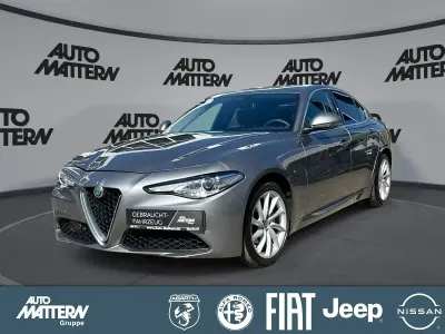 Usado Alfa Romeo Giulia Super 200 HP (147 kW) 2020 Cinzento Sedan