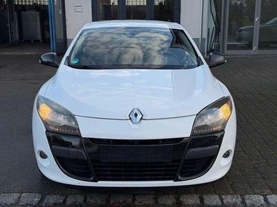 Weiß Gebraucht 2010 Renault Mégane III Coupé | 2.990 € (Fairer Preis)