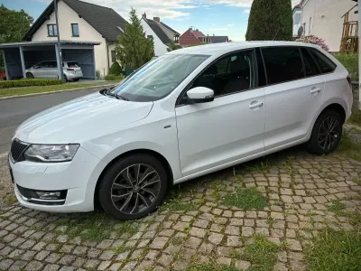 Gebraucht Skoda Rapid Drive 95 PS (69 kW) 2018 Weiß Kleinwagen