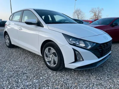 Gebraucht Hyundai i20 Select 79 PS (58 kW) 2025 Weiß Limousine