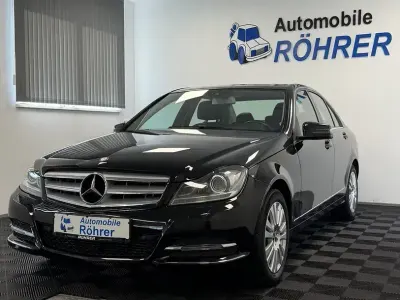 Gebraucht Mercedes C180 Elegance 156 PS (114 kW) 2014 Schwarz 197 (obsidianschwarz  metallicl (metallic) Limousine