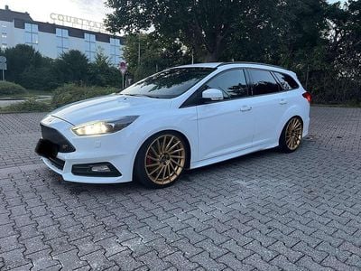 Gebraucht Ford Focus Sport 250 PS (183 kW) 2017 Weiß Kombi