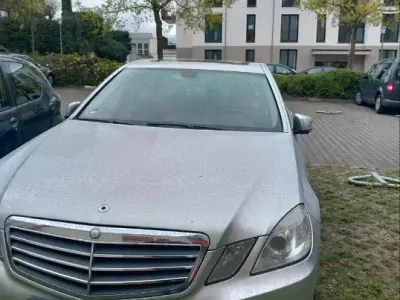 Gebraucht Mercedes E220 170 PS (125 kW) 2010 Silber Limousine