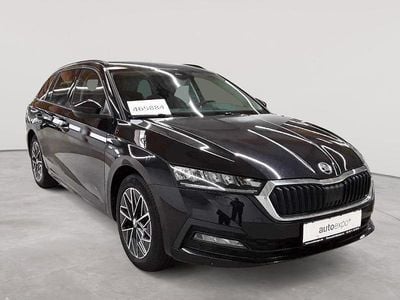 Gebraucht Skoda Octavia Clever 116 PS (85 kW) 2022 Blackmagic perleffekt Kombi