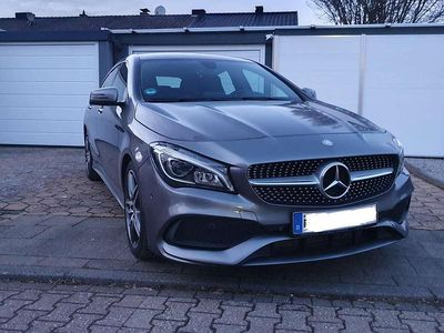 Grau Gebraucht 2017 Mercedes CLA220 Shooting Brake AMG line Kombi | 19.999 € (Fairer Preis)