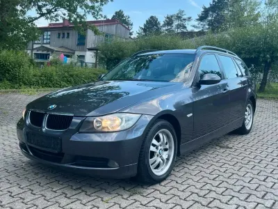 Gebraucht BMW 318 143 PS (105 kW) 2008 Grau Kombi