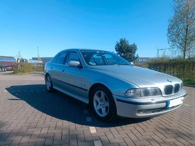 BMW 528