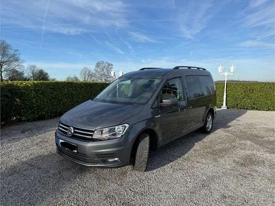 Grau Gebraucht 2018 VW Caddy Maxi Comfortline Van / Kleinbus | 17.900 € (Fairer Preis)