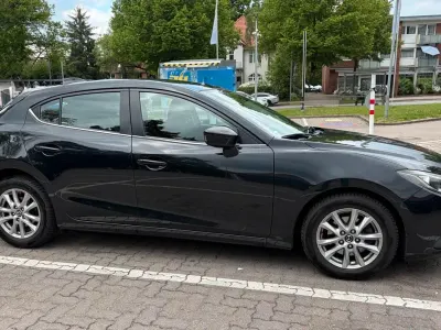 Używany Mazda 3 Center-Line 120 KM (88 kW) 2016 Czarny Sedan/Limuzyna
