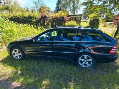 Gebraucht Mercedes C220 Avantgarde 150 PS (110 kW) 2007 Schwarz Kombi