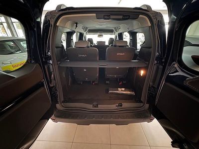 Blau Gebraucht 2025 Renault Kangoo Techno Limousine | 36.990 € (Teuer)