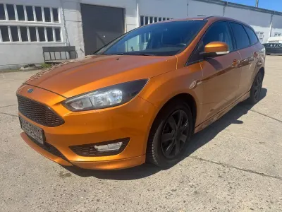 Usado Ford Focus ST-Line 150 CV (110 kW) 2017 Naranja Familiar