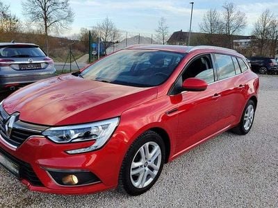 Gebraucht Renault Mégane GrandTour Business 140 PS (102 kW) 2019 Rot Kombi