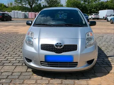 Gebraucht Toyota Yaris 87 PS (63 kW) 2007 Silber Kleinwagen