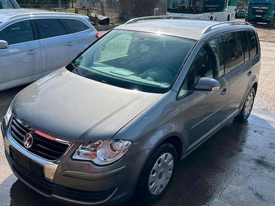 Second-hand VW Touran 140 CP (102 kW) 2009 Gri Monovolum
