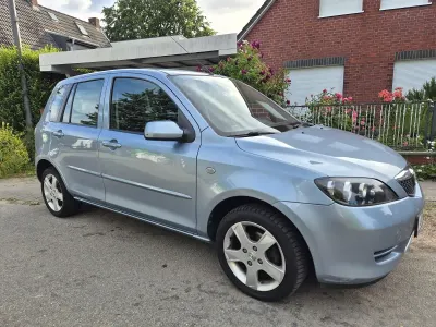 Gebraucht Mazda 2 80 PS (58 kW) 2003 Blau Kleinwagen