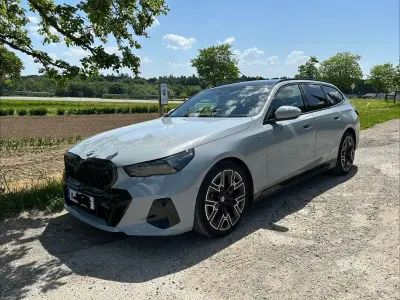 Gebraucht BMW 520 M Sport 197 PS (144 kW) 2025 Grau Kombi