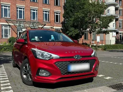 Gebraucht Hyundai i20 Classic 84 PS (61 kW) 2019 Rot Kleinwagen