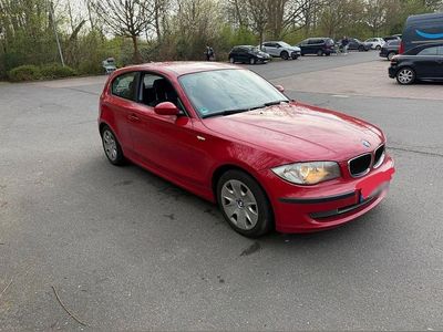 Gebraucht BMW 118 Sport Line 143 PS (105 kW) 2009 Rot Kleinwagen